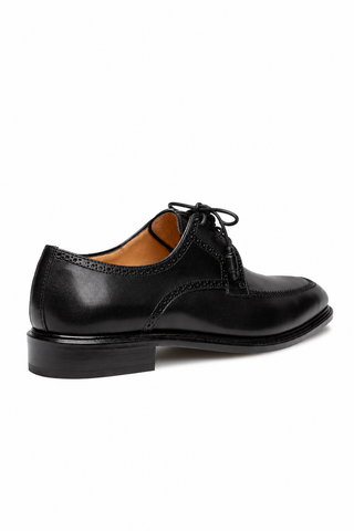 Mezlan Hatley black calf-skin leather derby shoe with square toe and rubber sole.