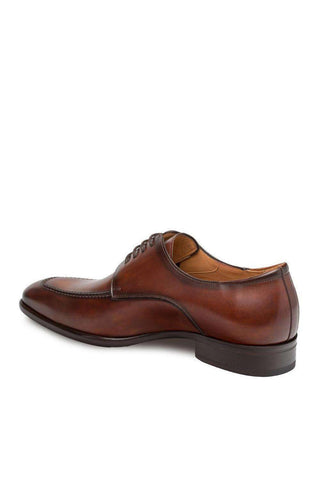 Cognac hand-finished Italian calfskin Mezlan Coventry derby shoe with a classic apron split toe and leather sole.
